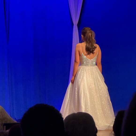 Pageant dress! - Picture 2 of 3